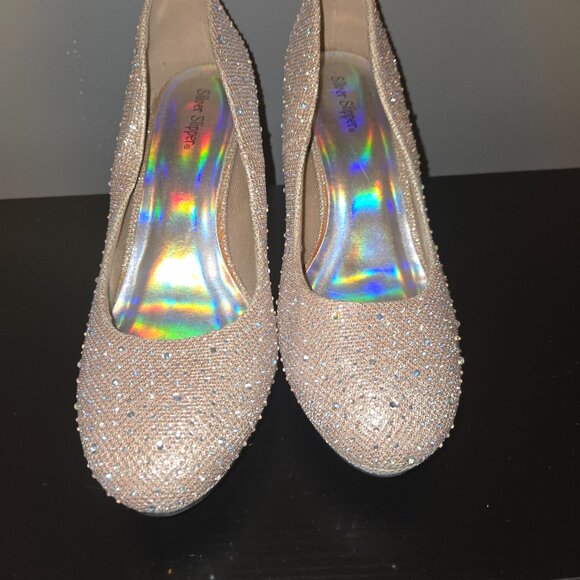 Rose gold heels - Picture 1 of 2